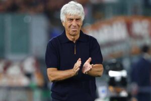 Gian Piero Gasperini applaude