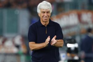 Gian Piero Gasperini applaude
