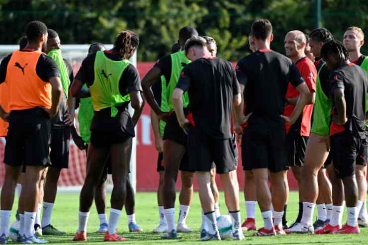 La squadra del Milan durante un allenamento