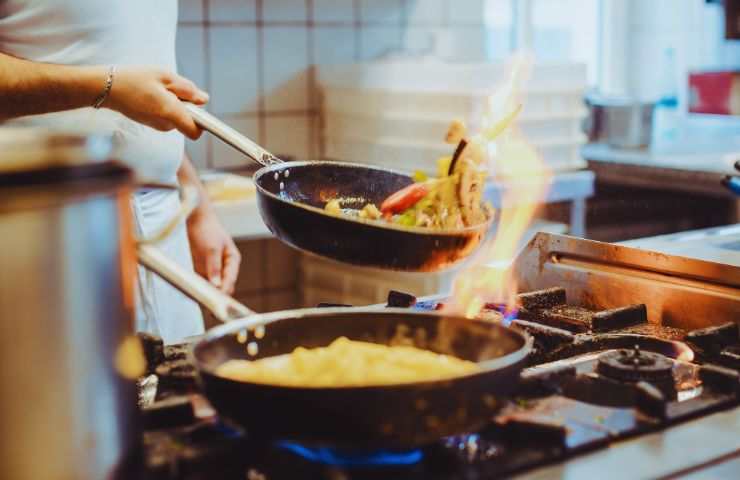 spadellata in cucina