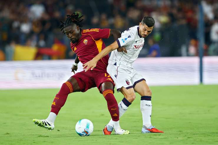 Manu Koné in azione con la maglia della Roma