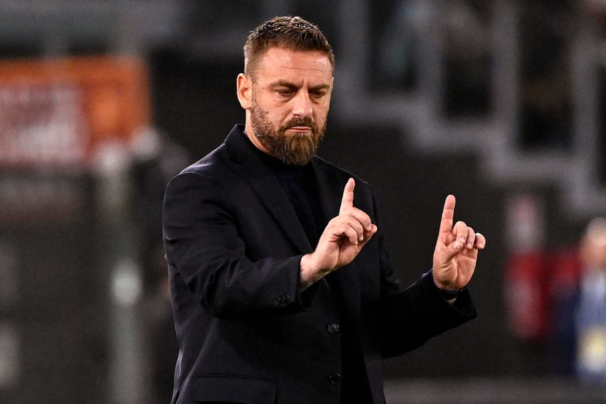 Daniele De Rossi dà indicazioni