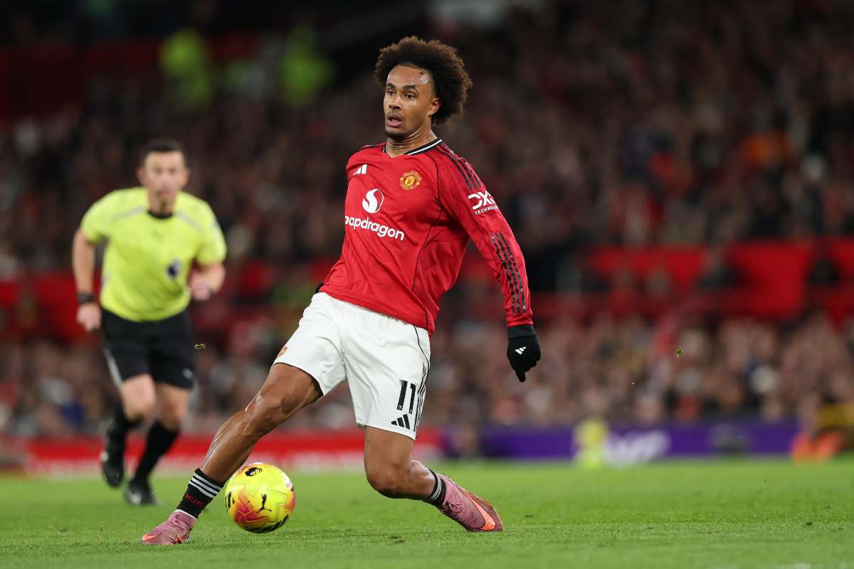 Joshua Zirkzee in azione con lo United