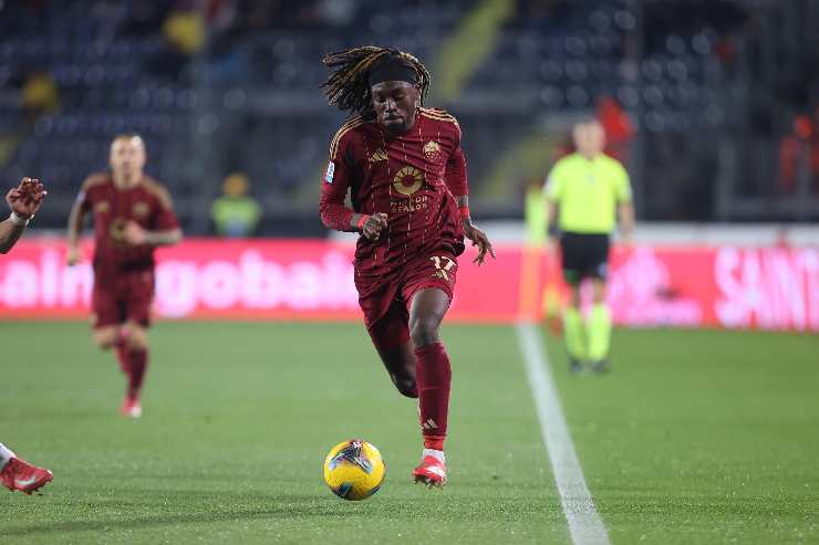 Manu Koné in azione