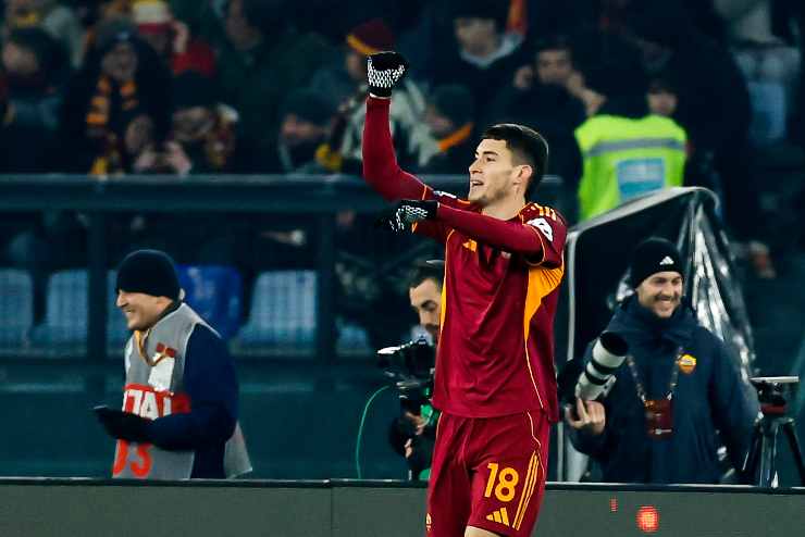 Matias Soulé esulta dopo un gol