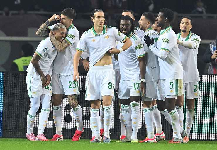 I calciatori della Roma esultano dopo un gol