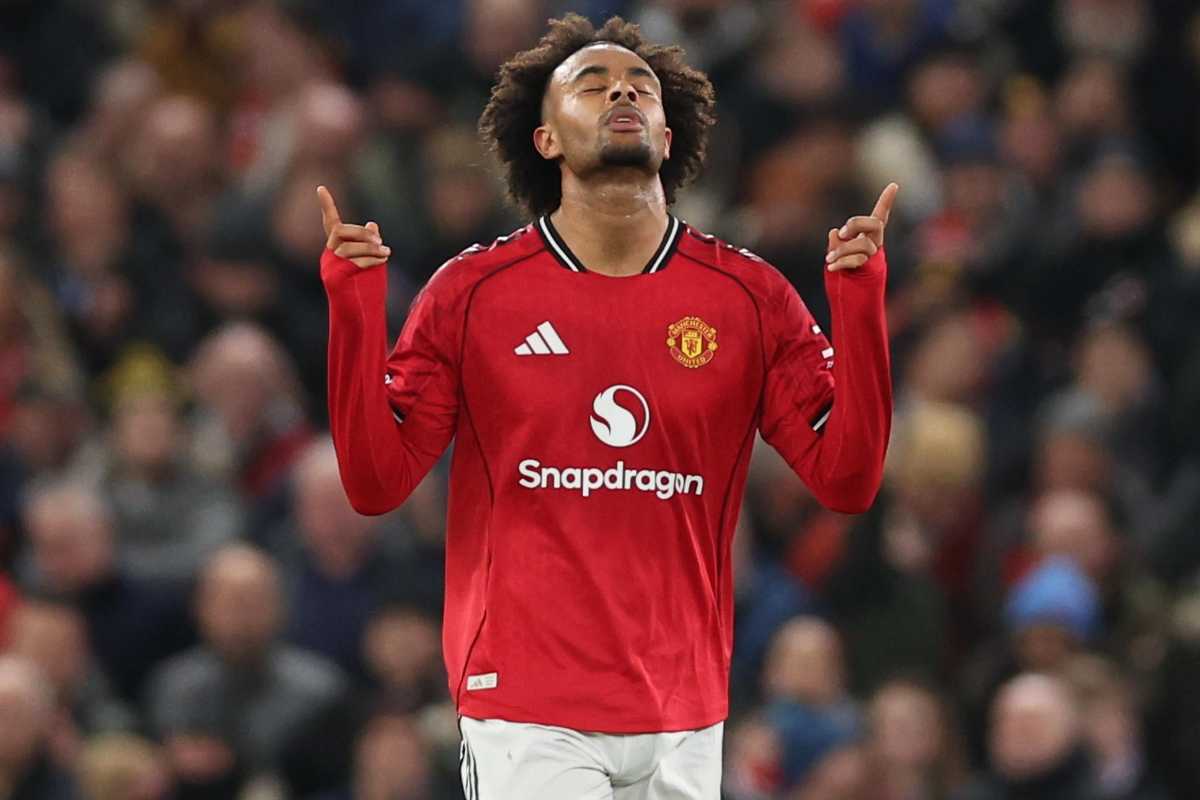 Joshua Zirkzee esulta dopo un gol