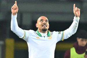 Malen esulta dopo un gol