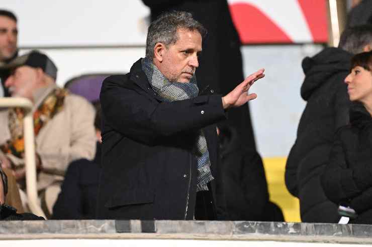 Fabio Paratici saluta