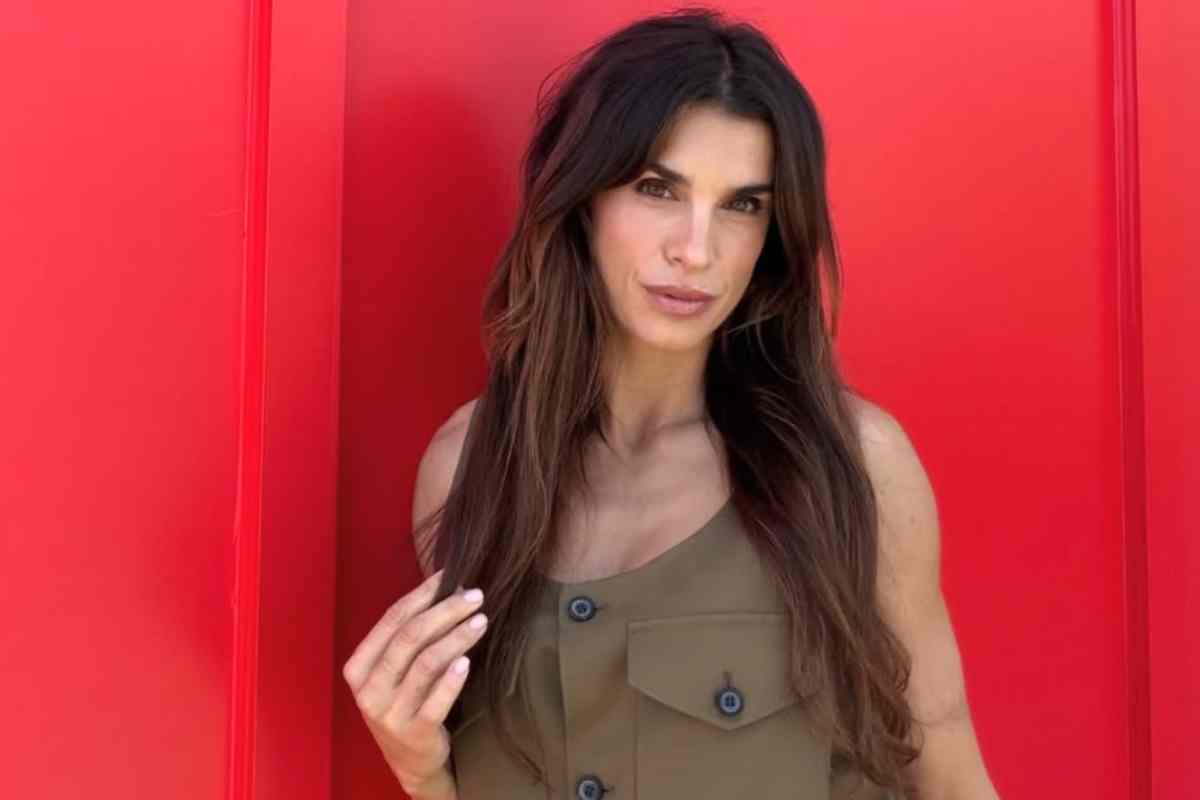 Elisabetta Canalis in primo piano