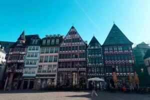 La piazza di Römerberg