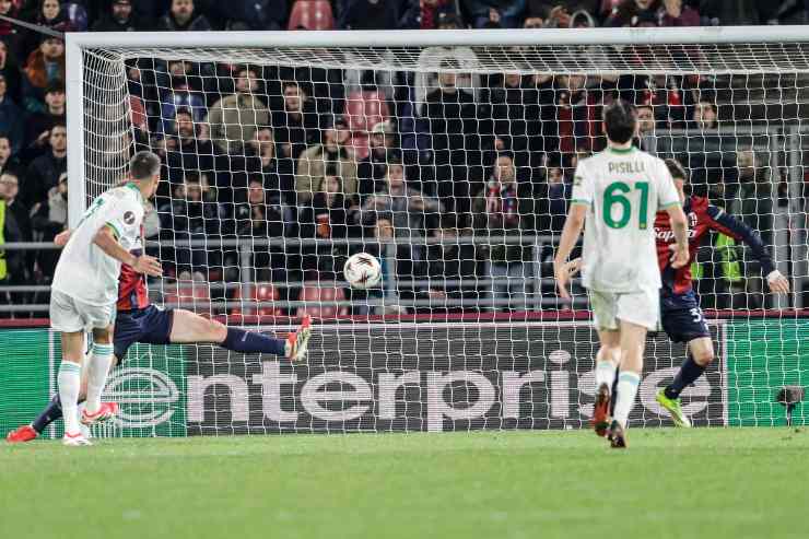 Pellegrini realizza il gol dell'1-1 tra Bologna e Roma