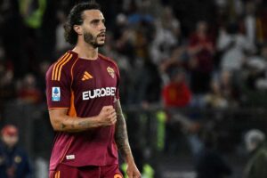 Mario Hermoso esulta dopo il gol