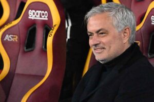 José Mourinho sulla panchina della Roma