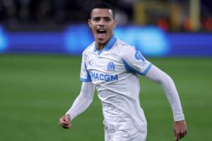Mason Greenwood esulta dopo un gol