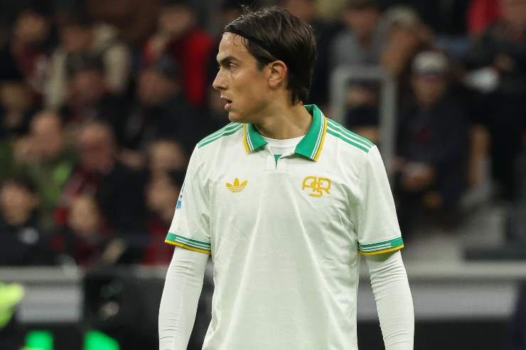 Paulo Dybala pensieroso