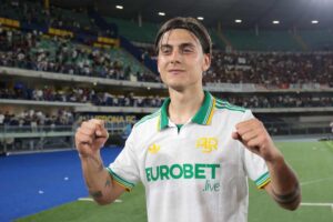 Paulo Dybala esulta