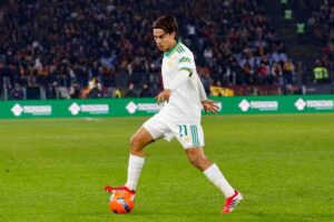 Paulo Dybala in azione con la Roma