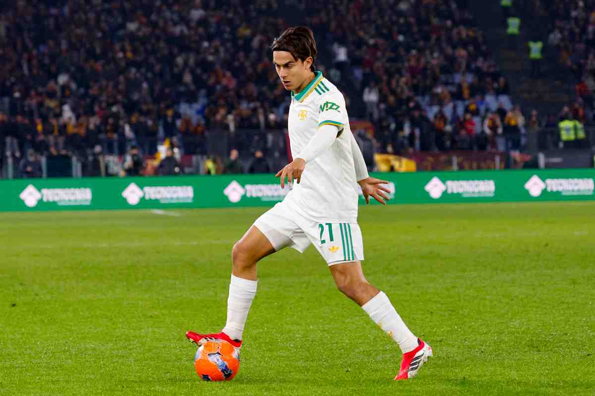 Paulo Dybala in azione con la Roma