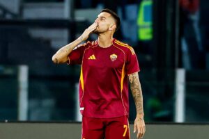 Lorenzo Pellegrini esulta