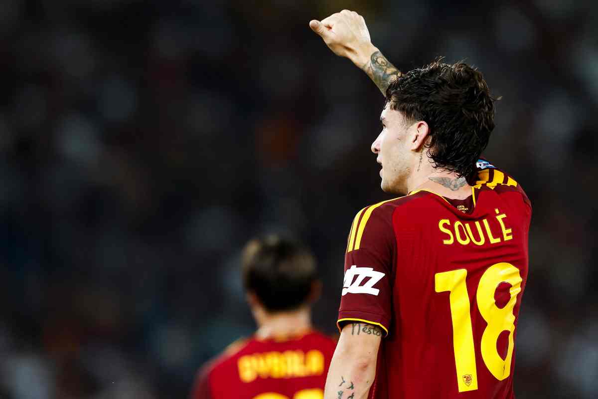 Soulé esulta dopo un gol
